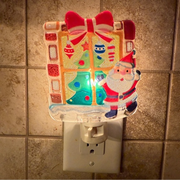 Night LIGHTS IN THE NIGHT Midwest Holly Jolly Santa Night Light Christmas Decor - Picture 5 of 6
